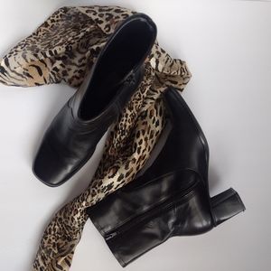 Talbots black leather ankle boots. Women size 6.5